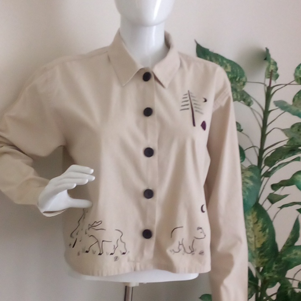 Outdoor Styling! Embroidered Button-Down Moose and 🐻 Top